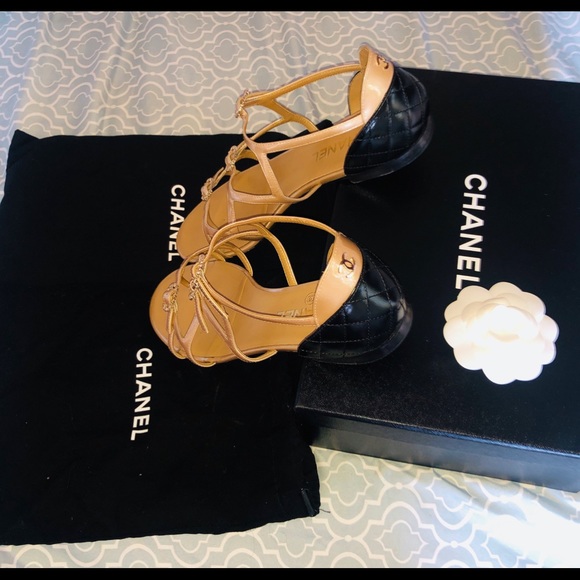 Sandals - Picture 1 of 2